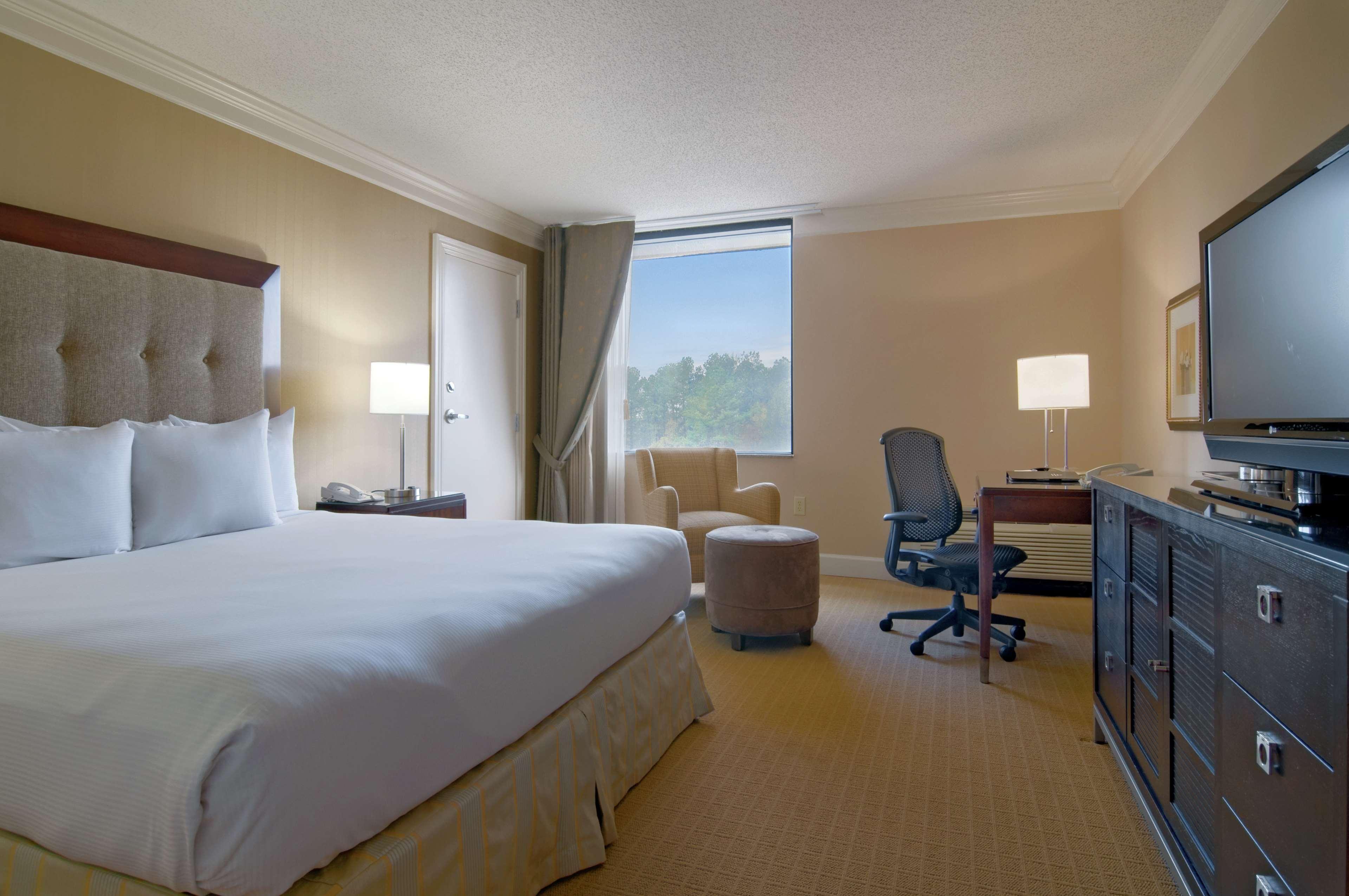 Hotel Hilton Raleigh North Hills Exteriér fotografie